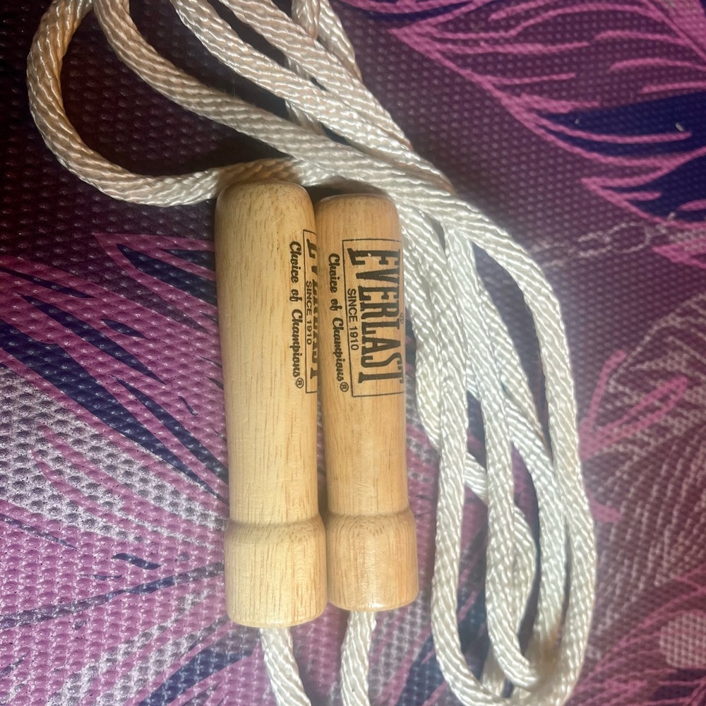 Everlast Natural Wood Handles Jump Rope with White Braided Cord